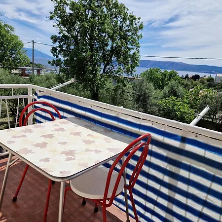 App_Garden_1 Apartment Novi Vinodolski Exterior photo